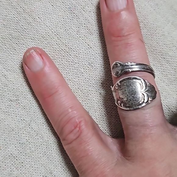 Antique 1847 Rogers Bros Sterling Silver Floral Bypass Spoon Ring - Picture 8 of 8